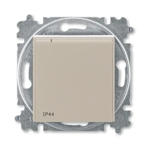ABB 6619H-A06997 18, LEVIT Zásuvka jednonásobná s ochranným kolíkem, s cl., s víčkem IP44; macchiato / bílá Sezónní Sleva
