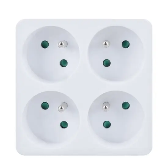 Doprava Zdarma SOLIGHT P108 rozbočka, 4 x 10A, bílá