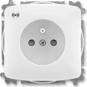 ABB 6689A-A06357 B, TANGO Zásuvka s přepěťovou ochranou, s clonkami, s akustickou signalizací poruchy (typ 6619); bílá Zlevněný