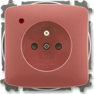 ABB 6699A-A06357 R2, TANGO Zásuvka s přepěťovou ochranou, s clonkami, s optickou signalizací poruchy (typ 6619); vřesová červená Doprava Zdarma